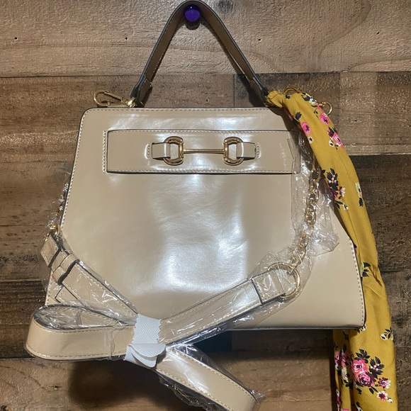 Steve Madden Handbags - Steve Madden Tan Crossbody Medium Bag Purse